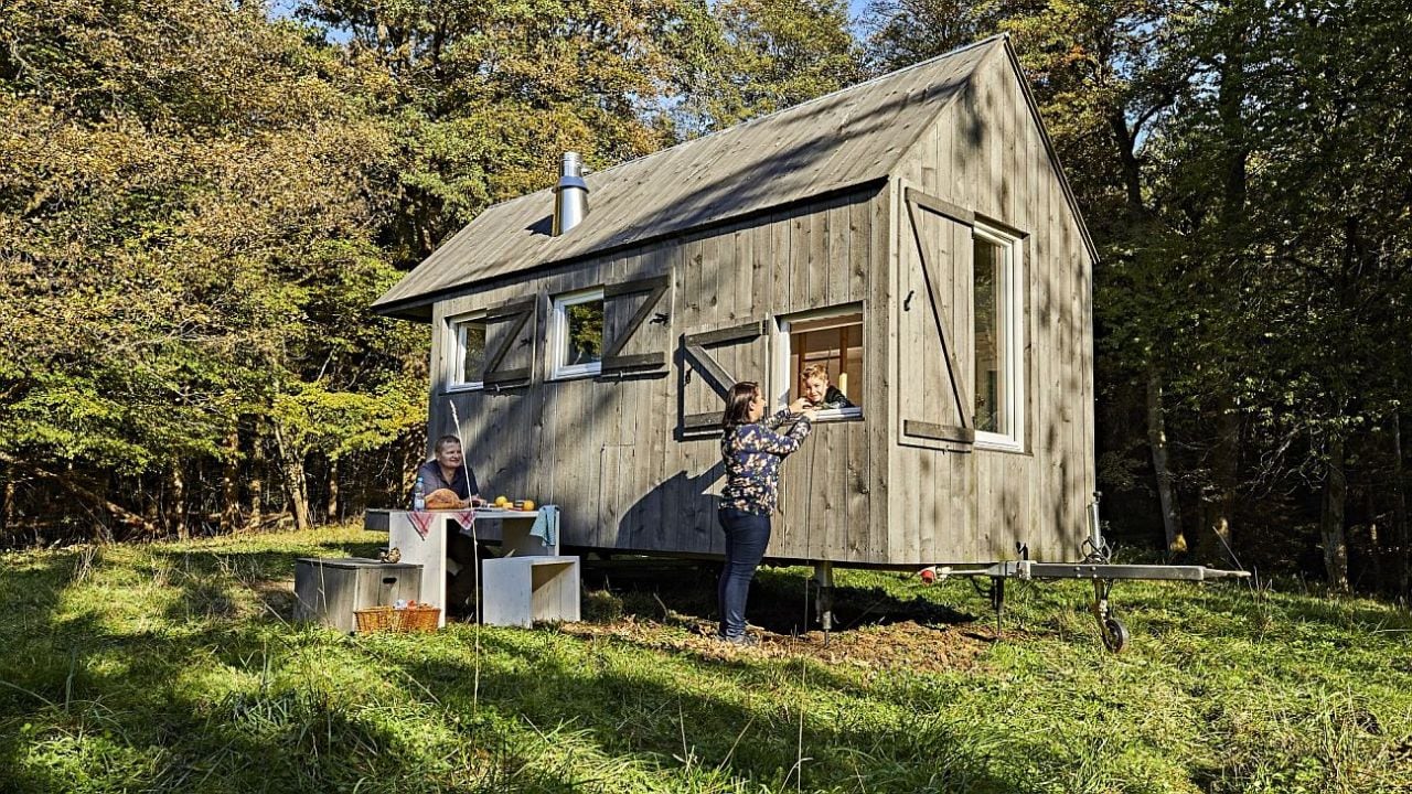 Siete formas de dormir entre árboles, agua y estrellas en la Alemania que se viste de otoño