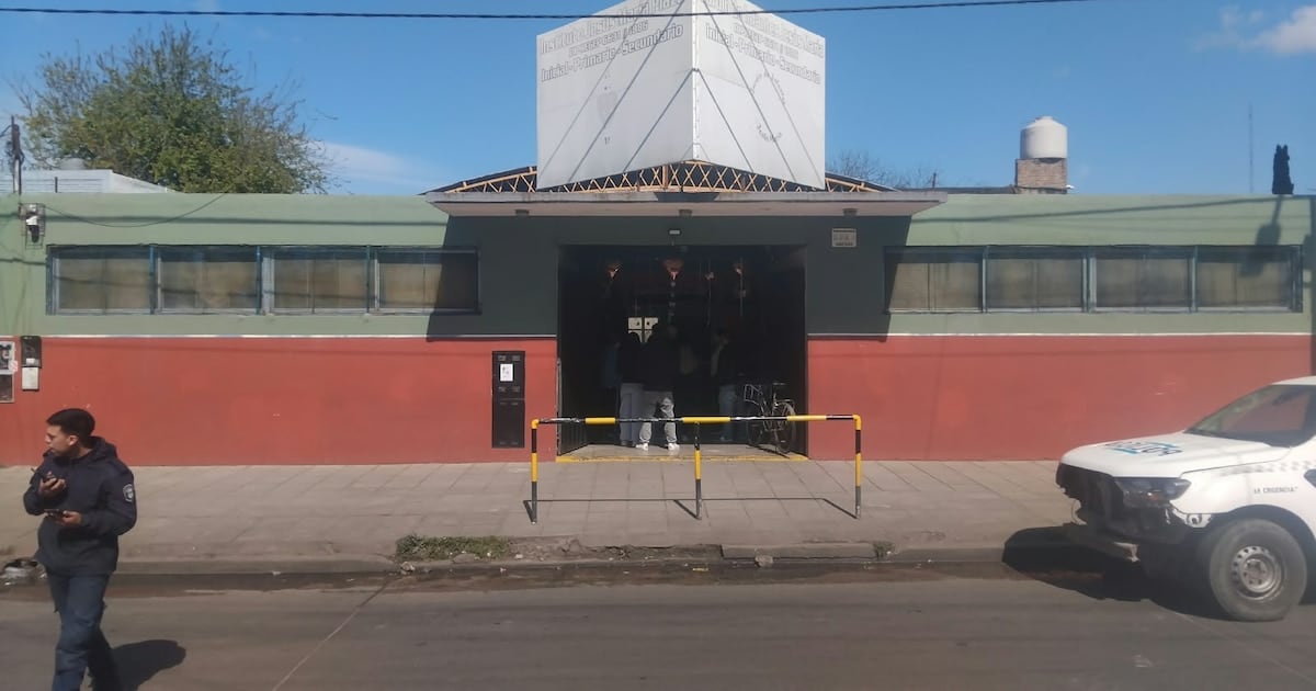 Un revólver dentro de una mochila y un disparo accidental en una escuela de La Matanza