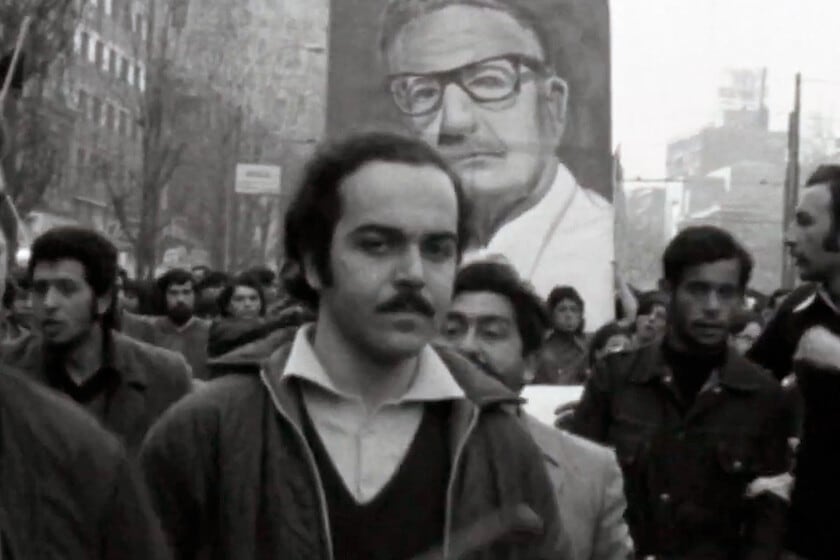 La tríptico de Patricio Guzmán que revive, cámara al hombro, los años que partieron a Chile en dos