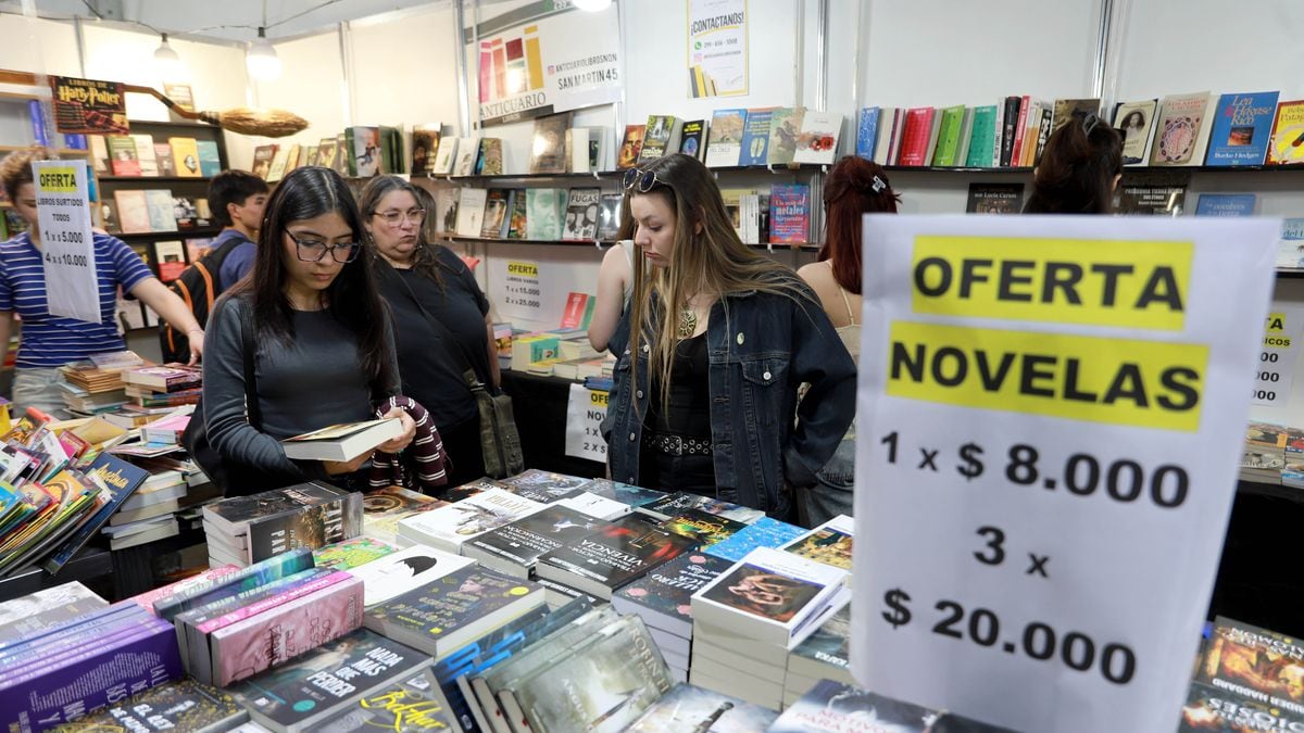 La Feria del Libro de Neuquén abre sus globas con libros desde dos mil pesos y la entrada sigue siendo gratis