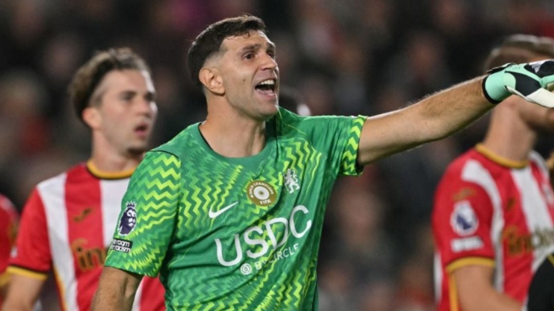 Chelsea se desangra en Brentford y Martínez sigue sin encontrar el cero