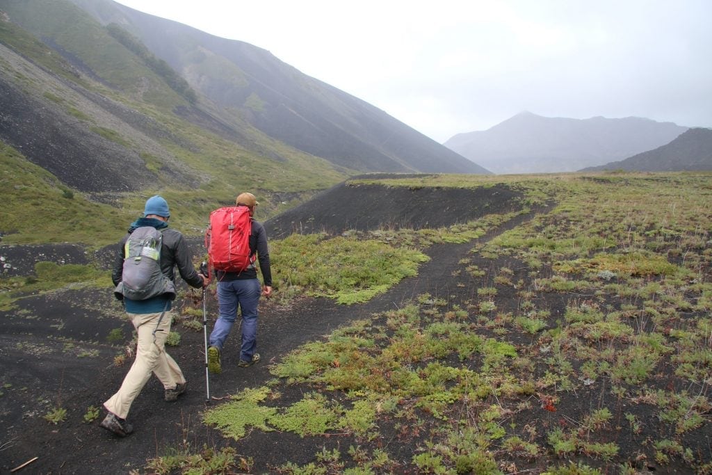 Caminar por las entrañas del Malacara: una geología que se cuenta paso a paso en Mendoza