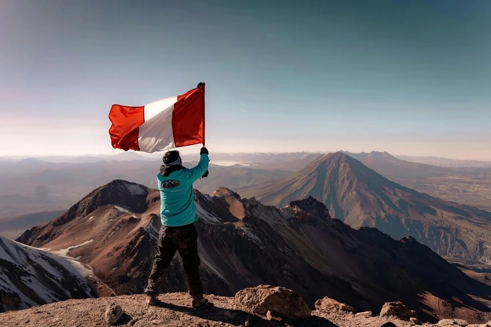Arequipa, la Ciudad Blanca que se recorta contra tres volcanes