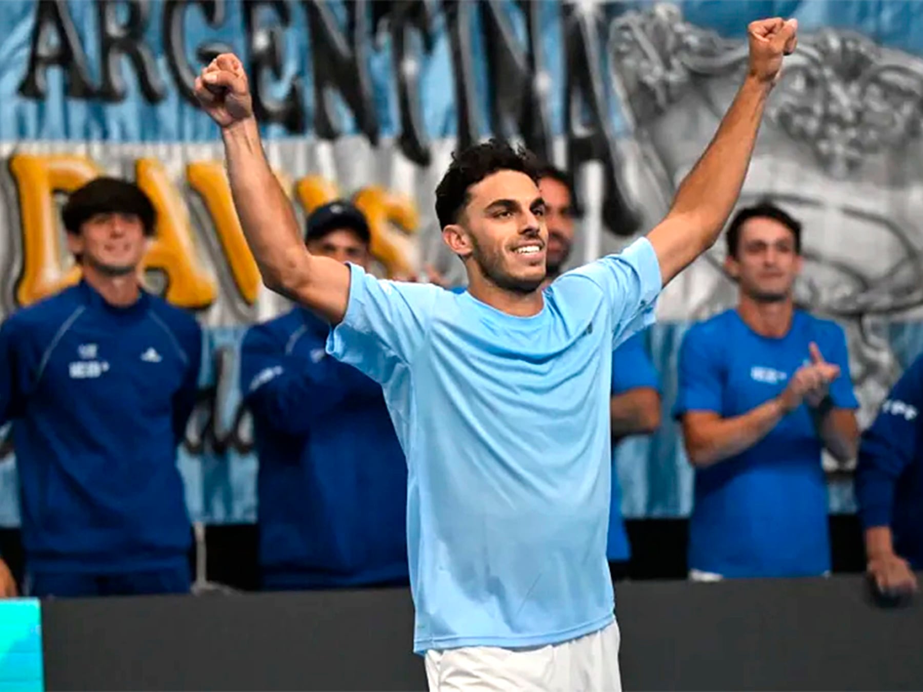 Cerúndolo lo cerró a todo trapo y Argentina sigue viva en la Copa Davis