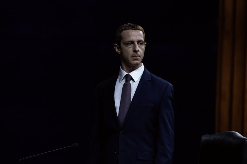 Jeremy Strong se mete en la piel de Zuckerberg y Aaron Sorkin vuelve a la carga con la secuela de La red social