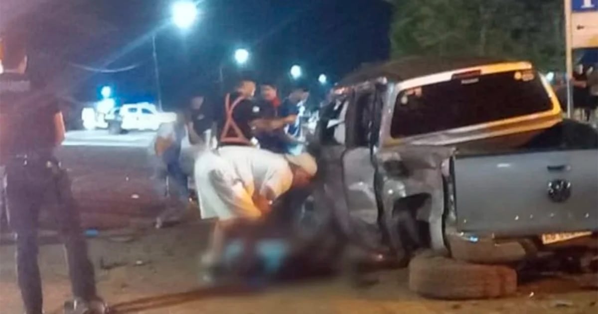 Choque frontal entre dos camionetas en San Vicente: dos jóvenes muertos y cinco lesionados, dos de ellos gendarmes