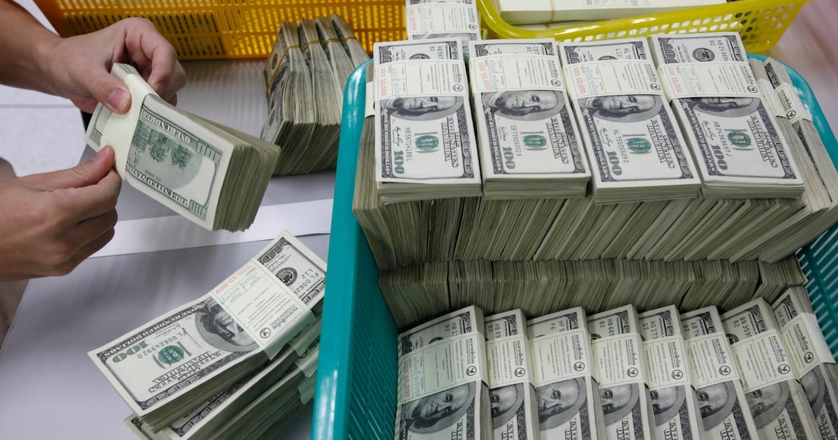 El dólar se mantuvo quieto en el Banco Nación y el blue volvió a moverse al ritmo de cada jornada