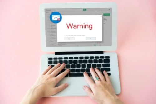 Cayeron los artesanos del correo trucho: una plataforma usaba IA para estafar empresas y Microsoft la desactivó