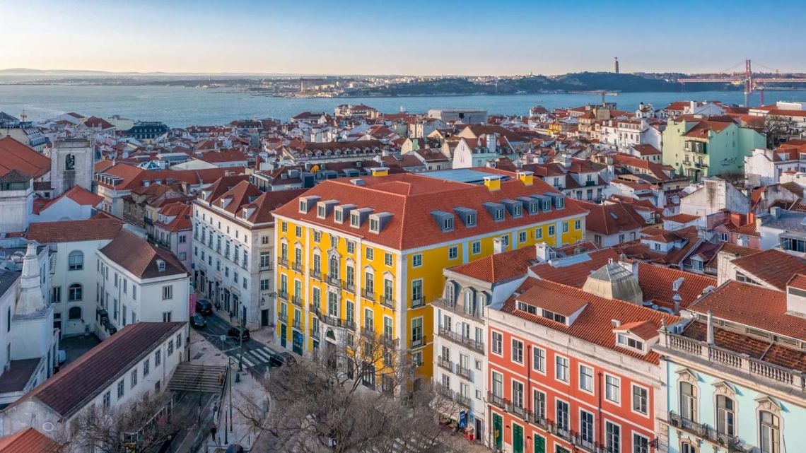 Un palacio de 1747 en Lisboa donde el vino portugués se duerme en una copa cada tarde