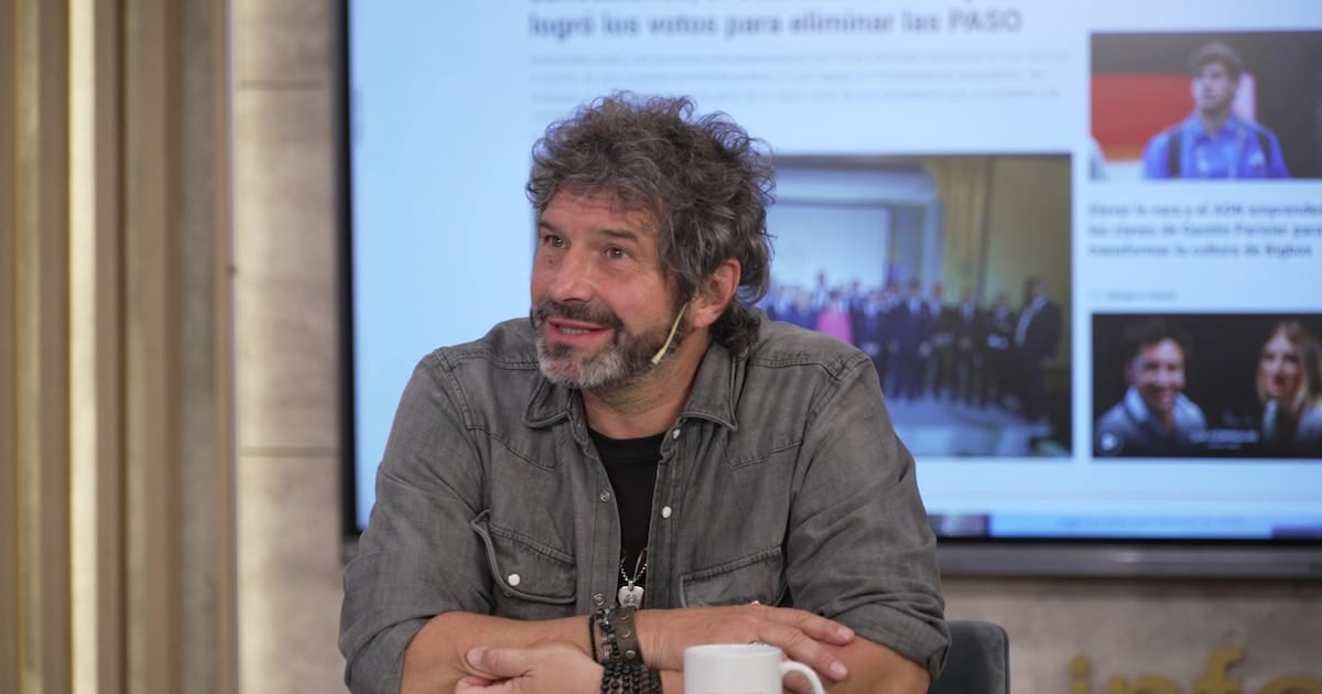 Iván Noble rescata del olvido las canciones que se le habían quedado en un cajón y las lleva a los escenarios
