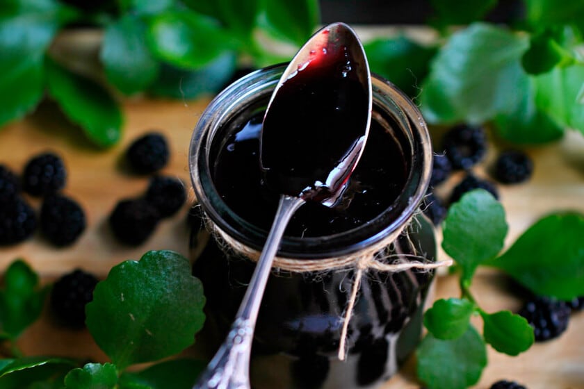 Mermelada de moras casera: cómo lograr ese punto justo con manzana y limón