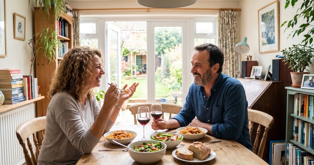 Cuando la comida se comparte con la pareja, el cuerpo lo registra: la glucosa sube menos
