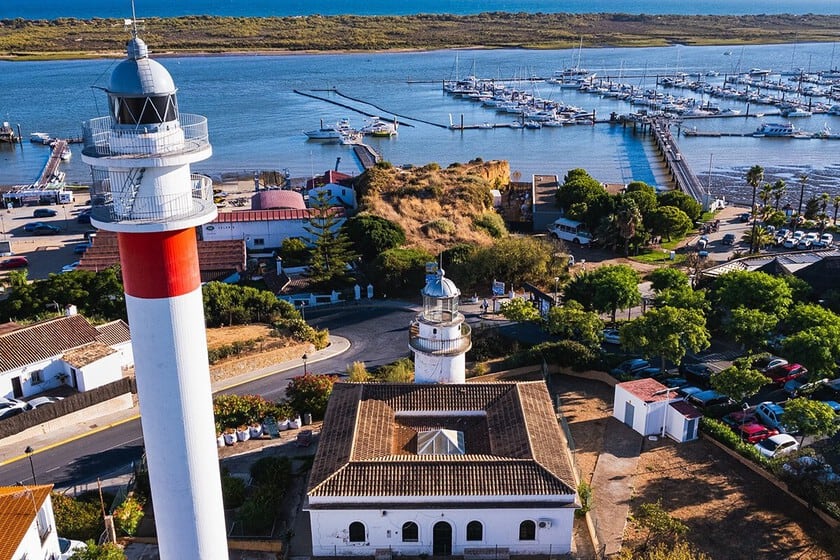 El Rompido, el pueblo de Huelva donde las coquinas mandan y las dunas te esperan del otro lado del río