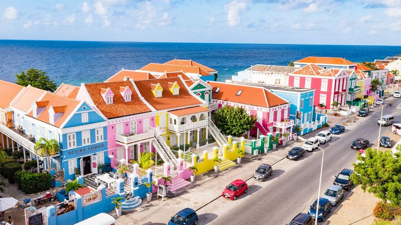 Curazao, una isla con más de 35 calas, una capital patrimonio y un buggy que baja hasta el mar