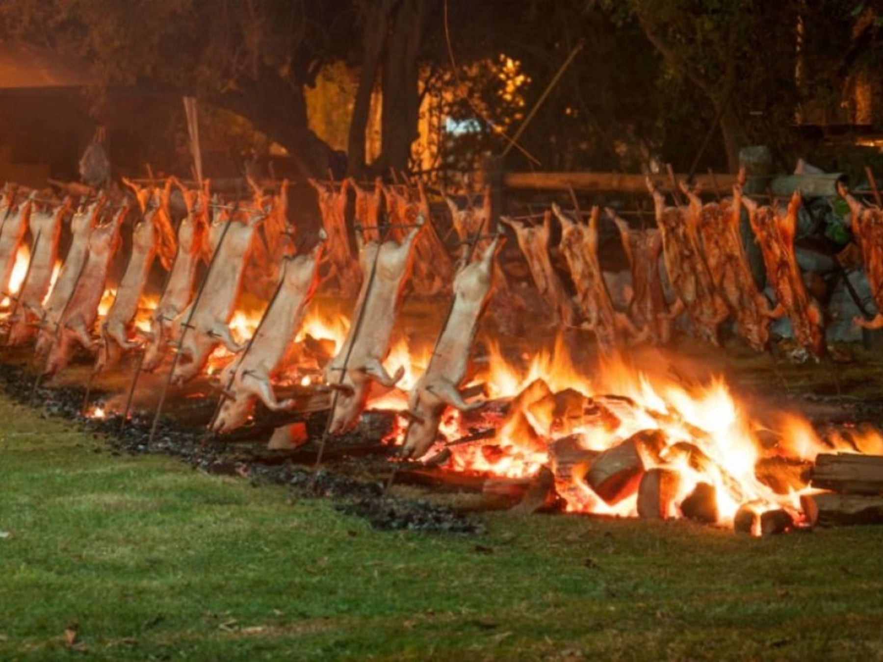 Siete fiestas para escaparse por la provincia de Buenos Aires y comer como Dios manda
