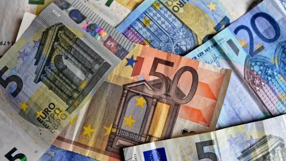 El euro blue cedió $6 y cerró la semana en $1.832,75 para la venta