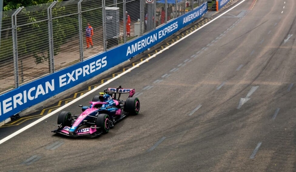 Verstappen se comió Marina Bay bajo el diluvio y a Colapinto le duró la ilusión dos curvas