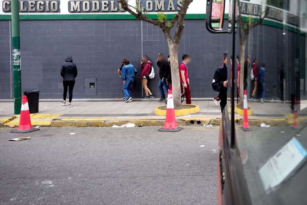Cuando la foto no sos vos, pero el daño te lo hacen igual: cuatro adolescentes bajo la lupa en Lomas de Zamora
