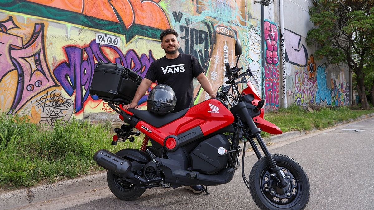 A los 40, en una moto que no fue hecha para eso: Nicolás cierra el taller y se va hasta Alaska