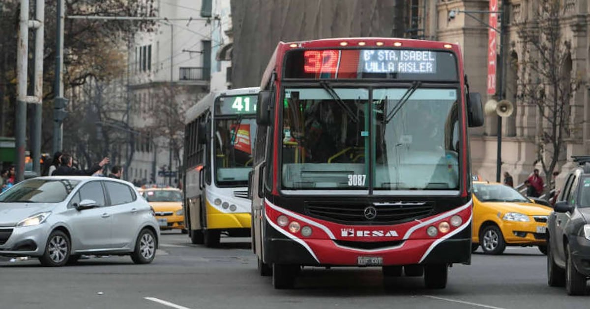 Brecha de más de cuatro veces en el boleto de colectivo: Pinamar cobra $3.176 y el AMBA nacional, $743