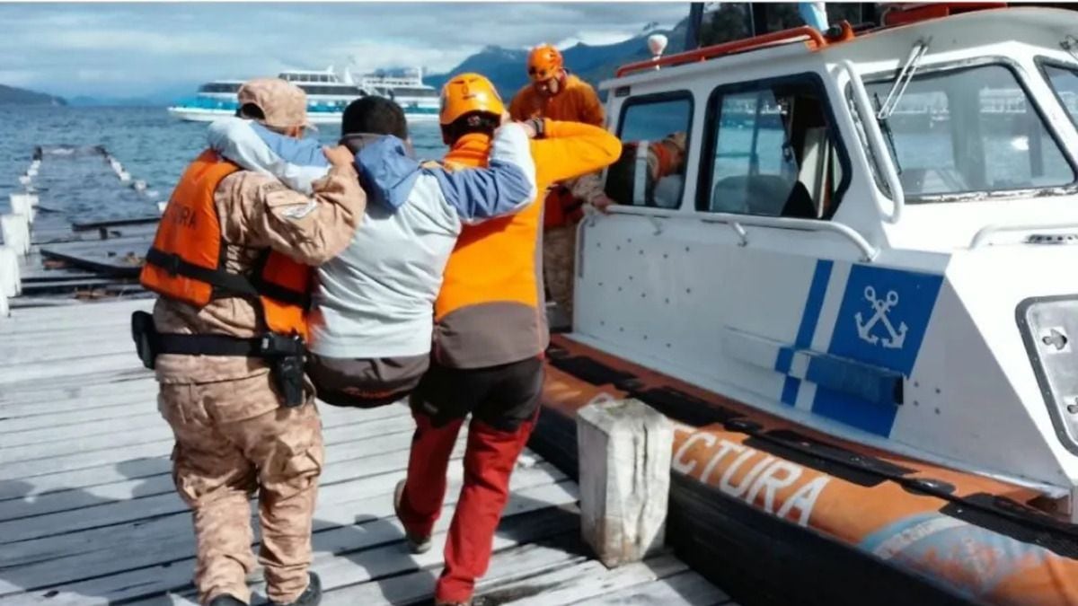 Rescate en el Bosque de los Arrayanes: una lesión a diez kilómetros del acceso activó un operativo por el Nahuel Huapi
