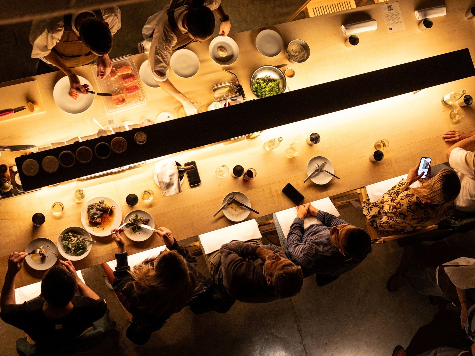 Comensales porteños en transición: menos plato, más foto y el vino que se sirve por copa
