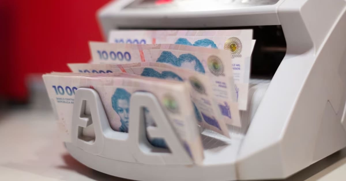 Cualquier persona puede exigir el canje de un billete roto en ventanilla: qué dice el Banco Central