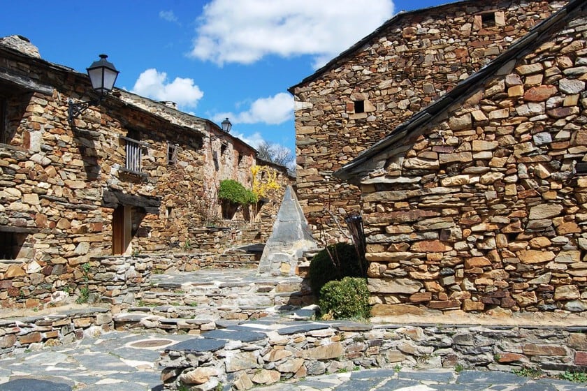 Umbralejo: el pueblo de pizarra que volvió a latir en la sierra de Guadalajara