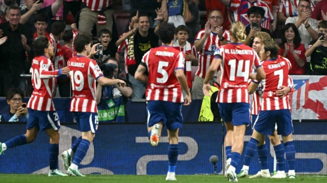 El Atleti madrugó al United, lo aguantó con el calor del Metropolitano y lo liquidó en el final