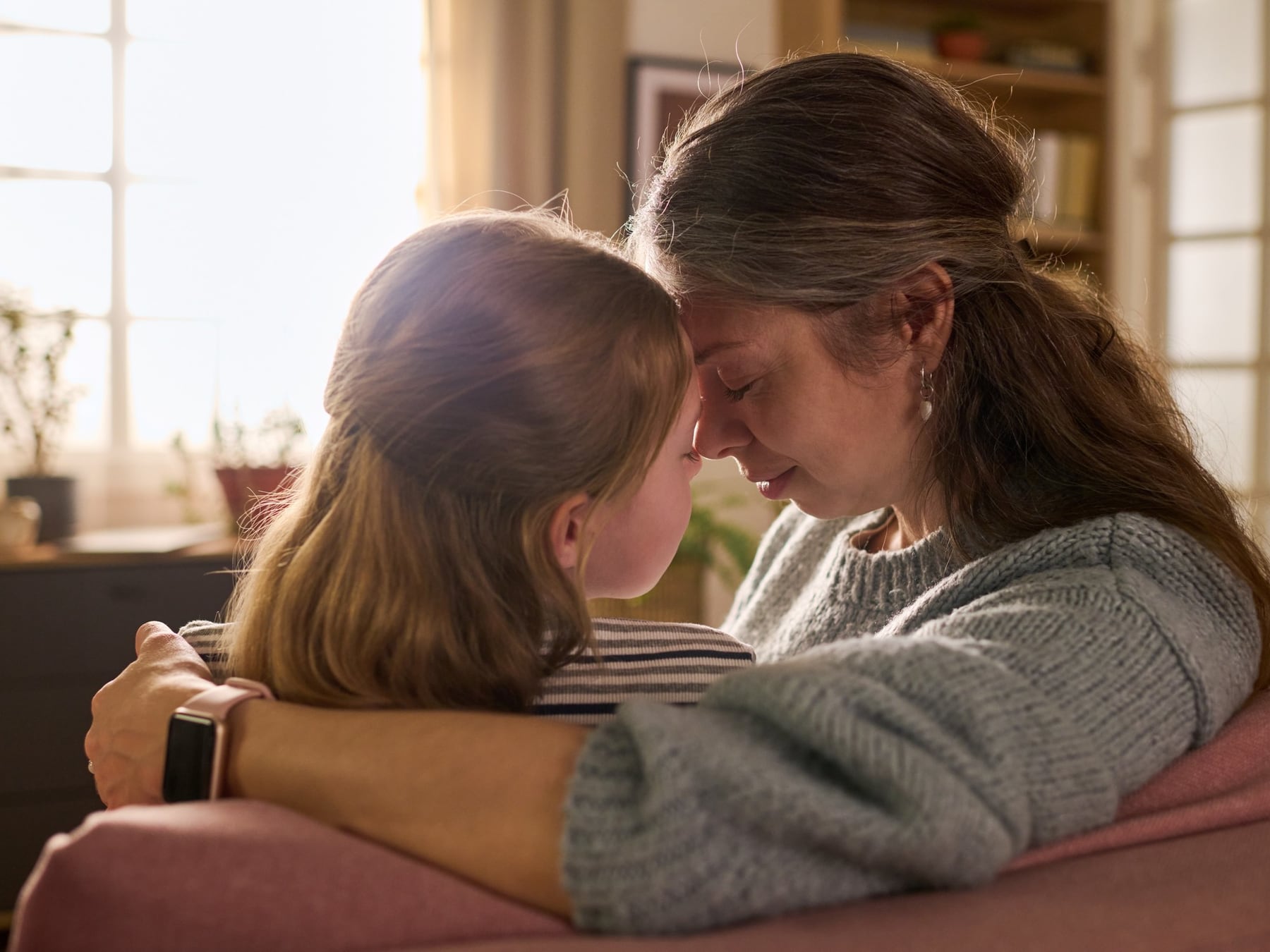 Lo que heredamos sin saber: las marcas de la crianza que vuelven cuando somos padres