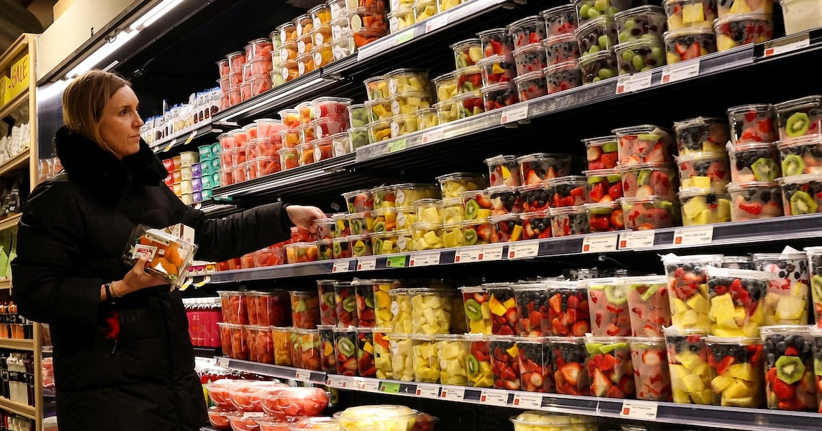 Estados Unidos cerró los 4,34 dólares por galón de nafta: la inflación de septiembre trepó al 3,7% anual y la subyacente volvió a recalentarse