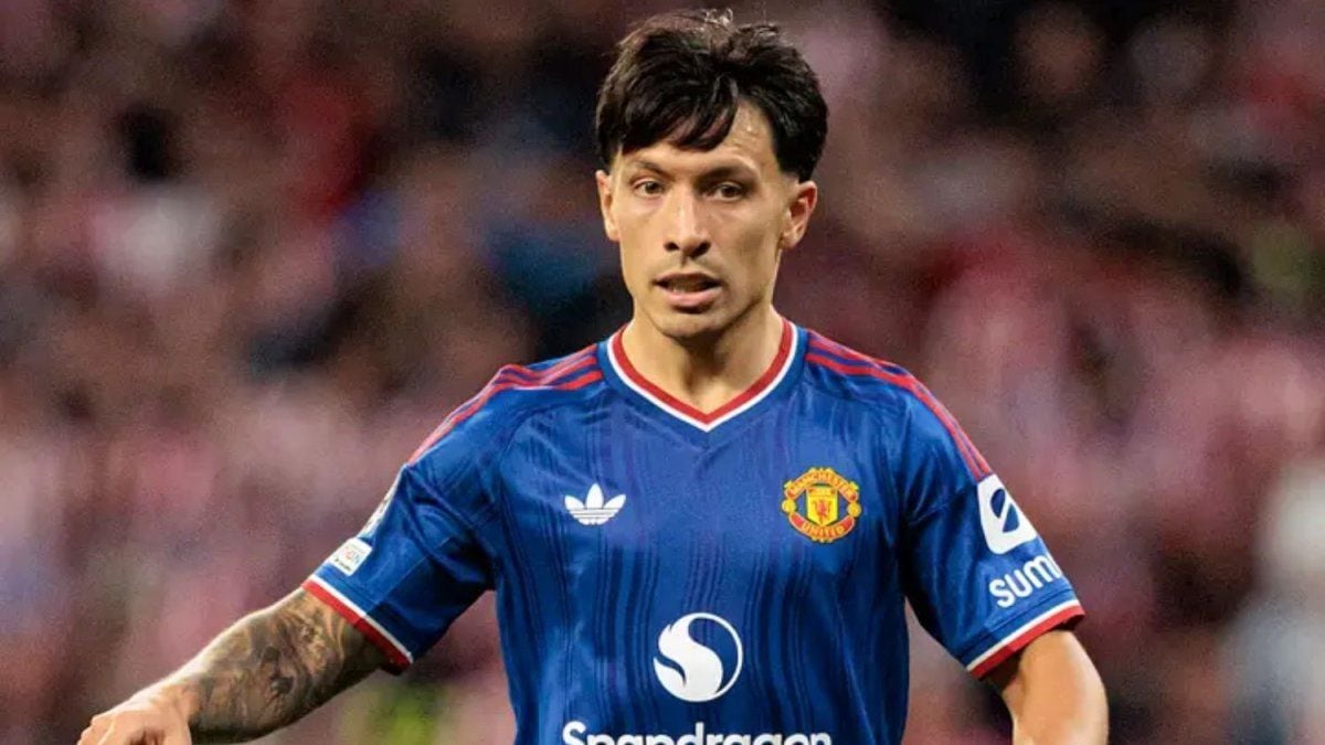 El United se cocina solo: Martínez pidió refuerzos y Rooney le devolvió el zapatazo por duplicado