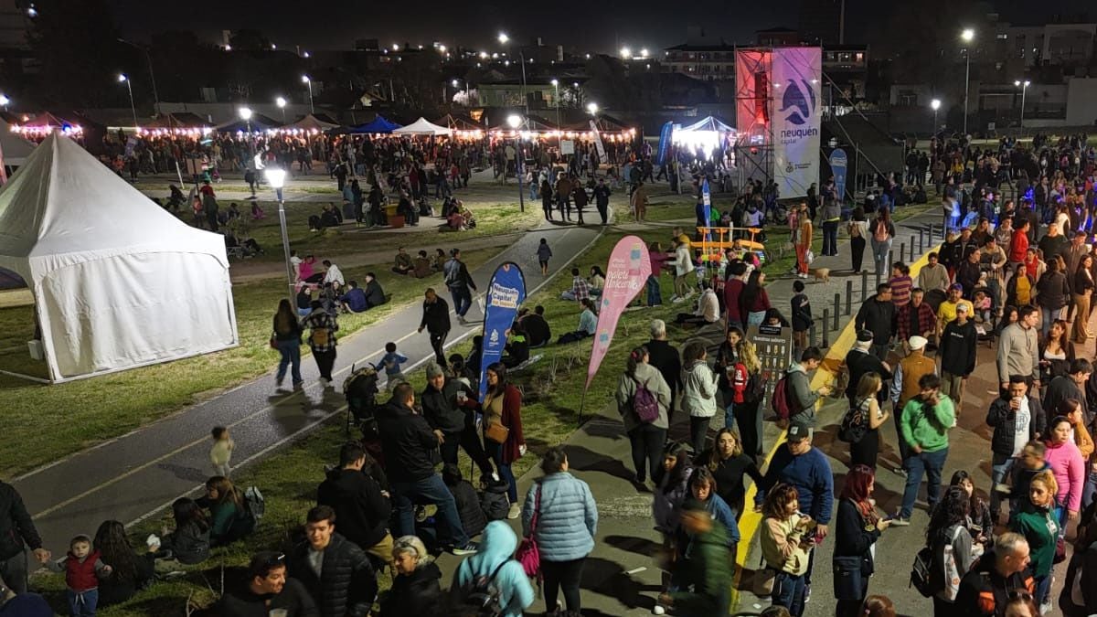 Más de 170 emprendedores copan el Parque Jaime de Nevares con una feria pensada para celebrar a las madres