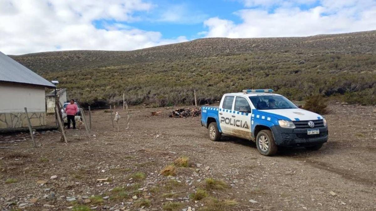 Una semana a la deriva en la meseta neuquina: cuando el barro deja a una familia sin comida