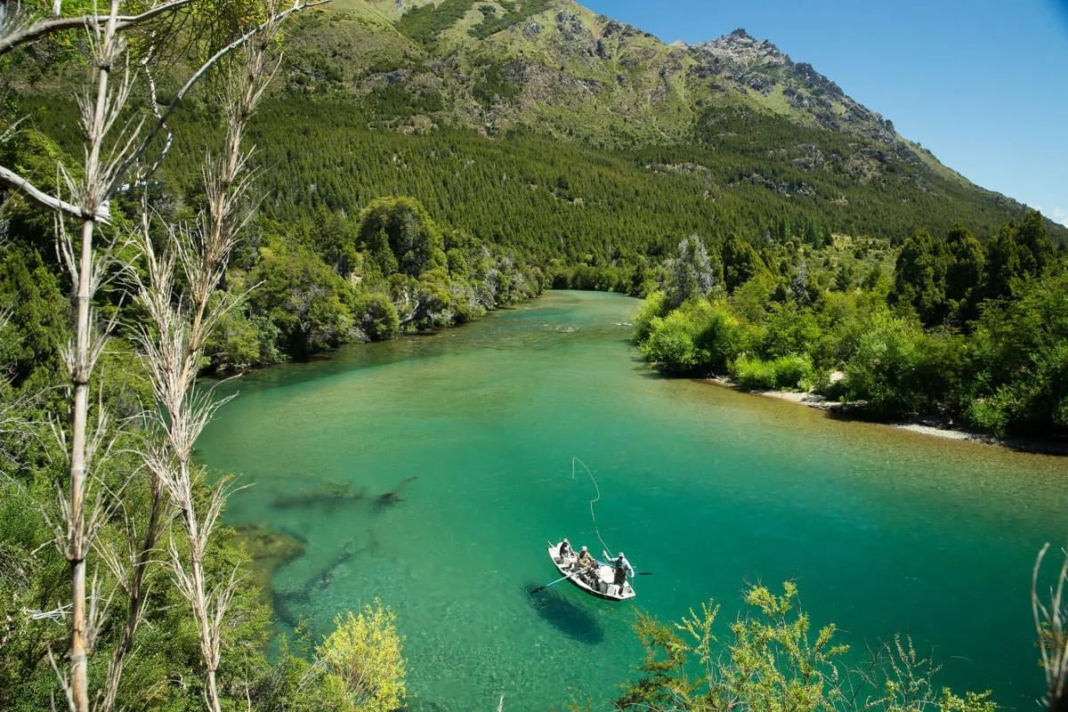 Neuquén ya vende los permisos de pesca deportiva: arranca una temporada con valores para todos los bolsillos