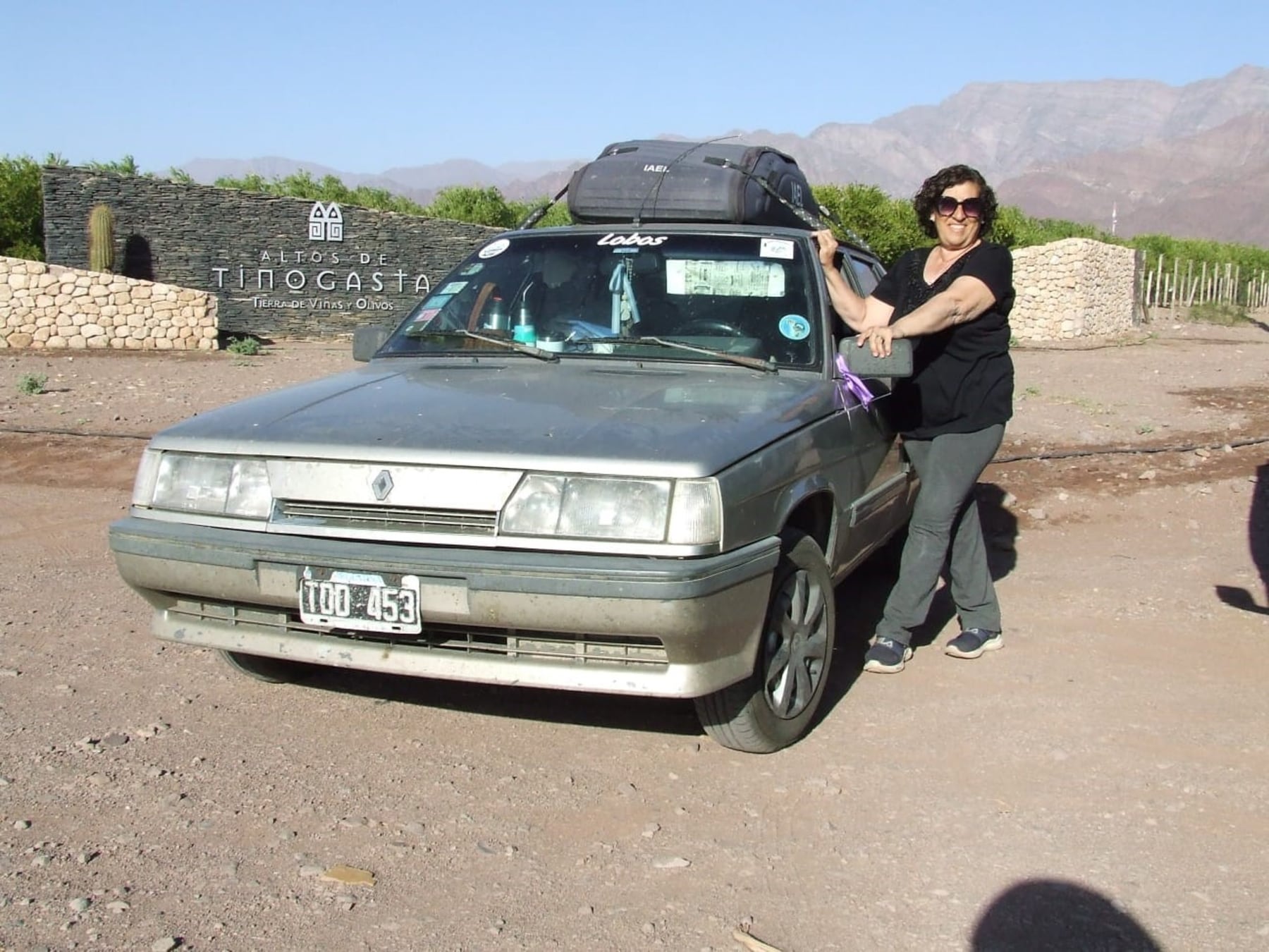 A los 63, sola y sobre ruedas: la historia de Delia, la lobense que convirtió su auto en casa y ya recorrió las Cataratas y la Quebrada de Humahuaca