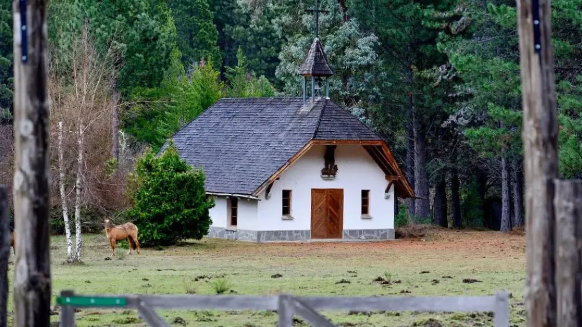 La huella alpina del príncipe Waldburg-Zeil que todavía se levanta entre los bosques de Meliquina