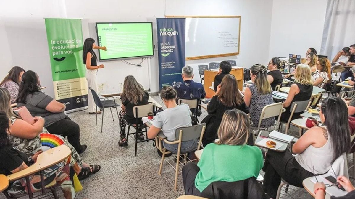 Becas Gregorio Álvarez en Neuquén: 438 jóvenes a un paso de cobrar y más de dos mil todavía esperando la resolución
