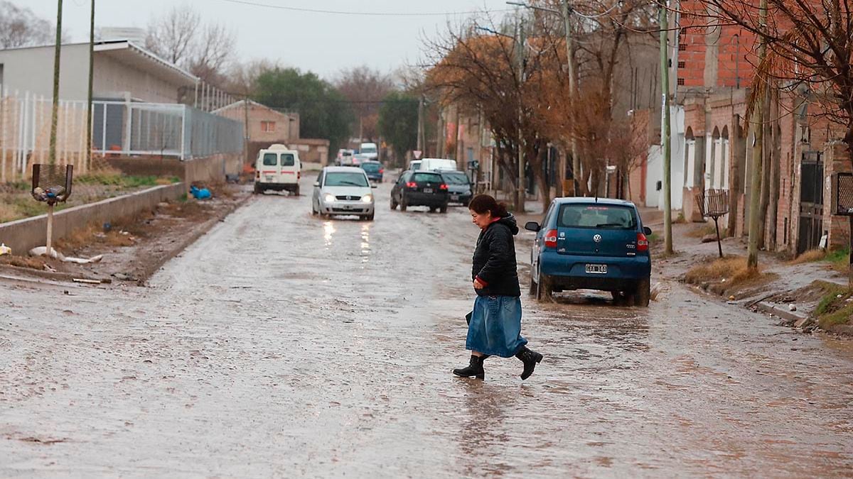 En Neuquén, el agua vuelve a los lugares que creíamos seguros: cómo prepararse antes de que la tormenta llegue
