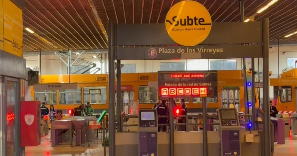 Dos delegados del subte fueron detenidos en una estación de la línea B y el servicio quedó paralizado en toda la red