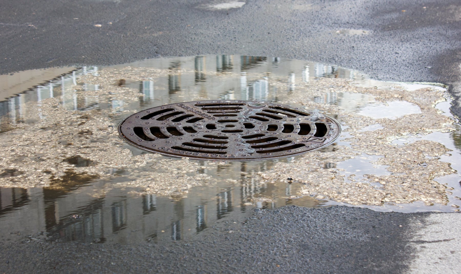 Tormentas en Neuquén: lo que cada vecino puede hacer antes de que el agua tape la calle