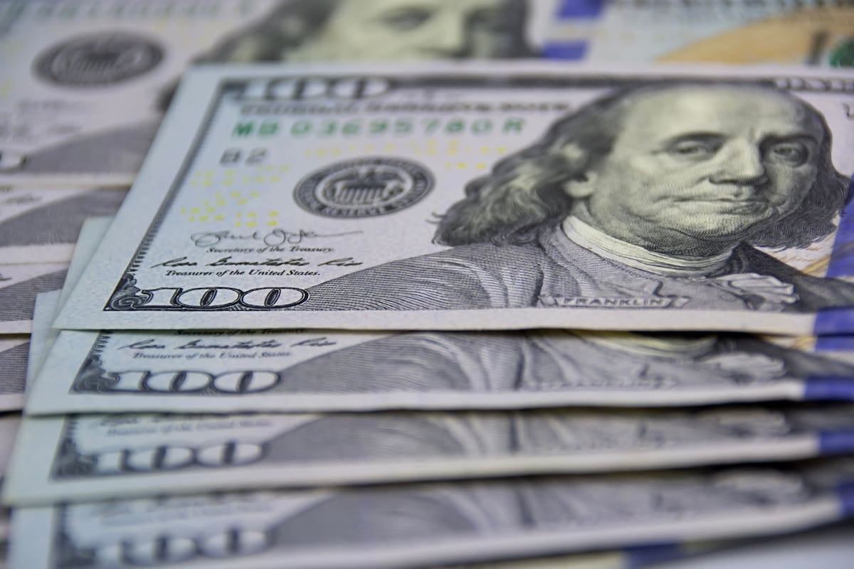El dólar queda sin cambios durante el fin de semana y la brecha se mantiene cerca de los $10