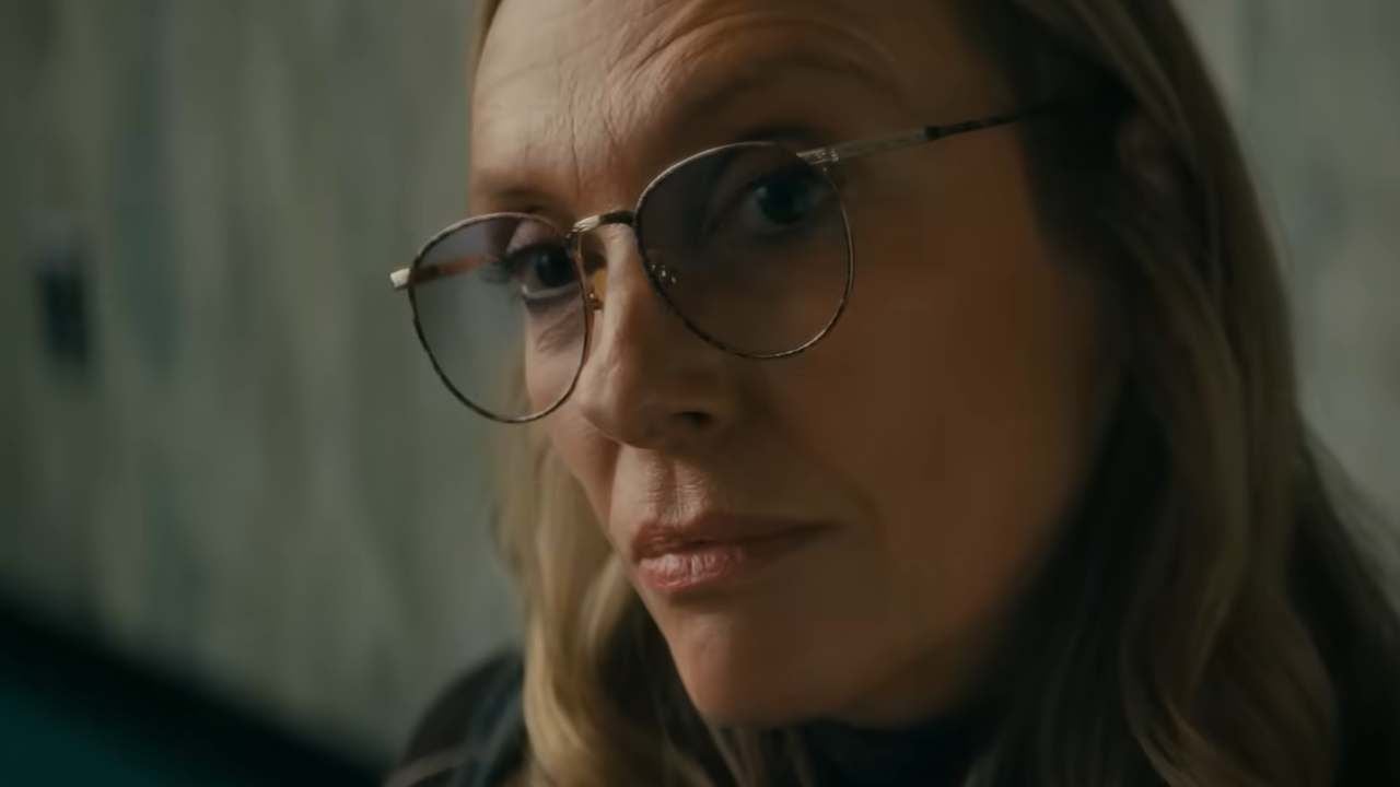 Toni Collette y Mae Martin llevan un thriller de pueblo a Netflix