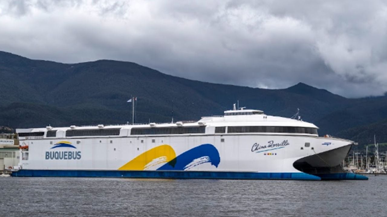 El China Zorrilla estrenó su servicio entre Buenos Aires y Colonia con más de 700 pasajeros